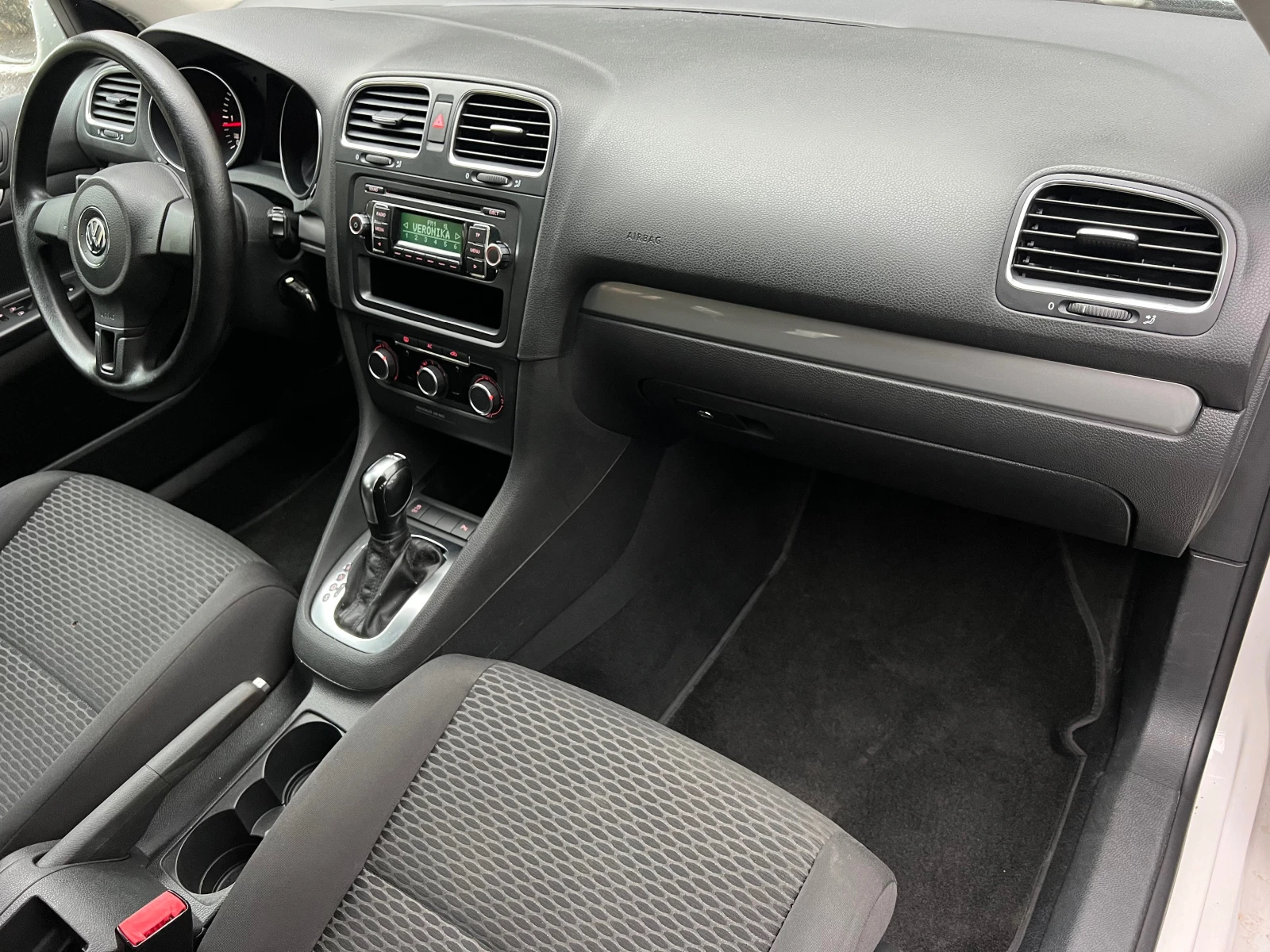 VW Golf 1.6TDI AVTOMAT/105/KLIMATRONIK/UNIKAT | Mobile.bg   13