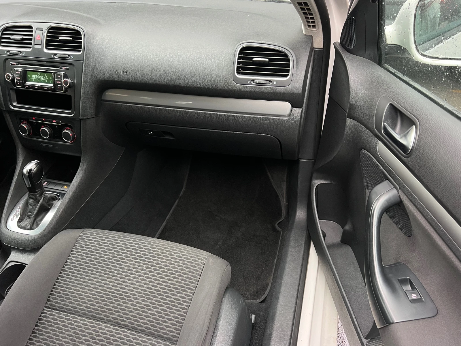 VW Golf 1.6TDI AVTOMAT/105/KLIMATRONIK/UNIKAT | Mobile.bg   12