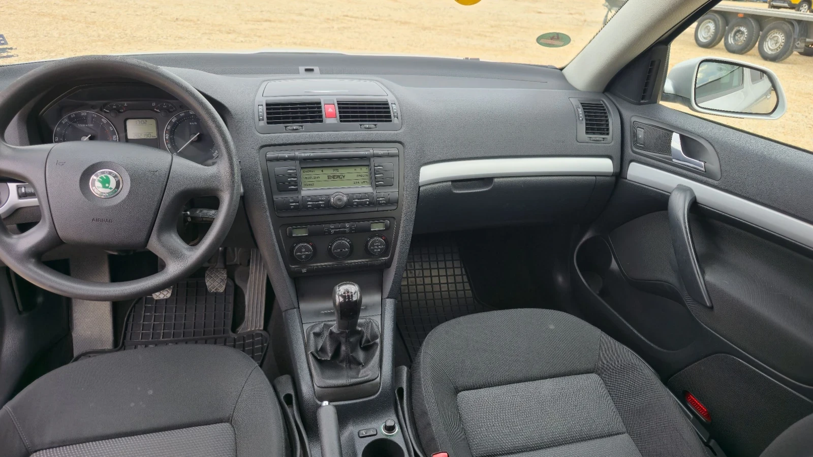 Skoda Octavia 2.0 TDI, снимка 7 - Автомобили и джипове - 53988395