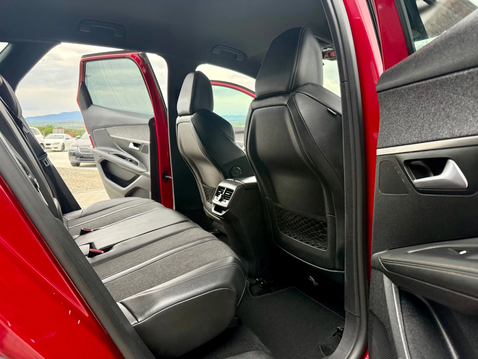 Peugeot 3008 1.5 hdi 130 ks СОБСТВЕН ЛИЗИНГ !!, снимка 9 - Автомобили и джипове - 54287157