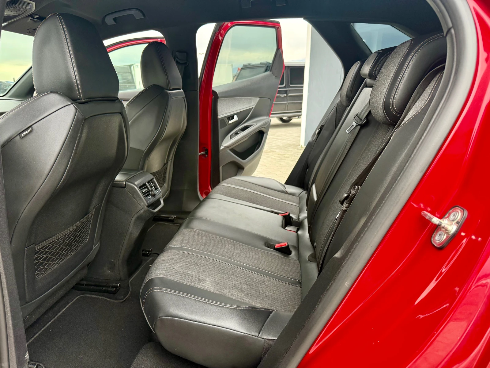 Peugeot 3008 1.5 hdi 130 ks СОБСТВЕН ЛИЗИНГ !!, снимка 8 - Автомобили и джипове - 54287157