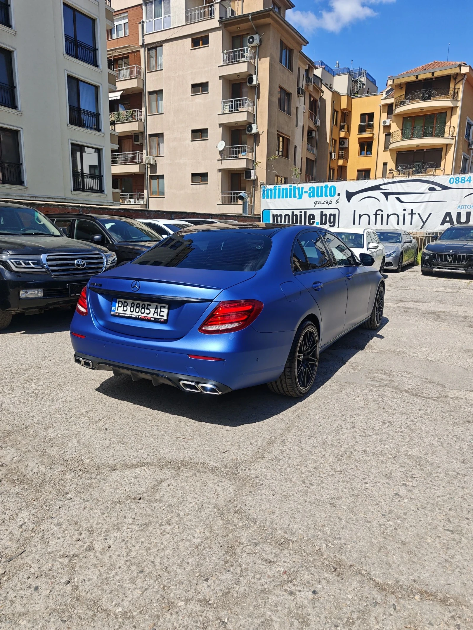 Mercedes-Benz E 220 4-MATIC, AMG, АМБИЕНТ, КАМЕРИ, ПОДГРЕВ, ФУЛ! ЮН, снимка 4 - Автомобили и джипове - 54347113