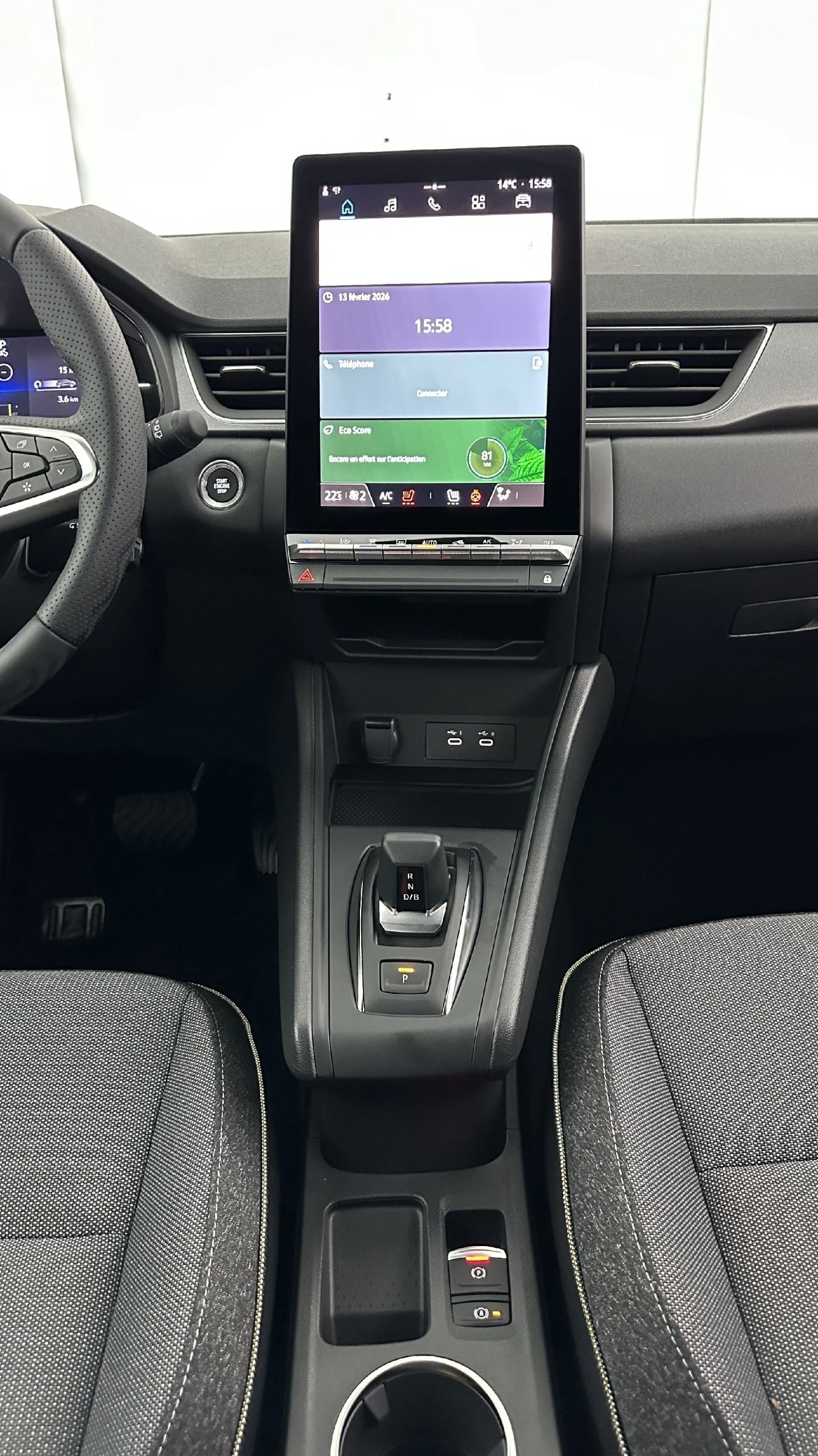 Renault Captur 1.6 Techno - Hybrid , снимка 11 - Автомобили и джипове - 54357491