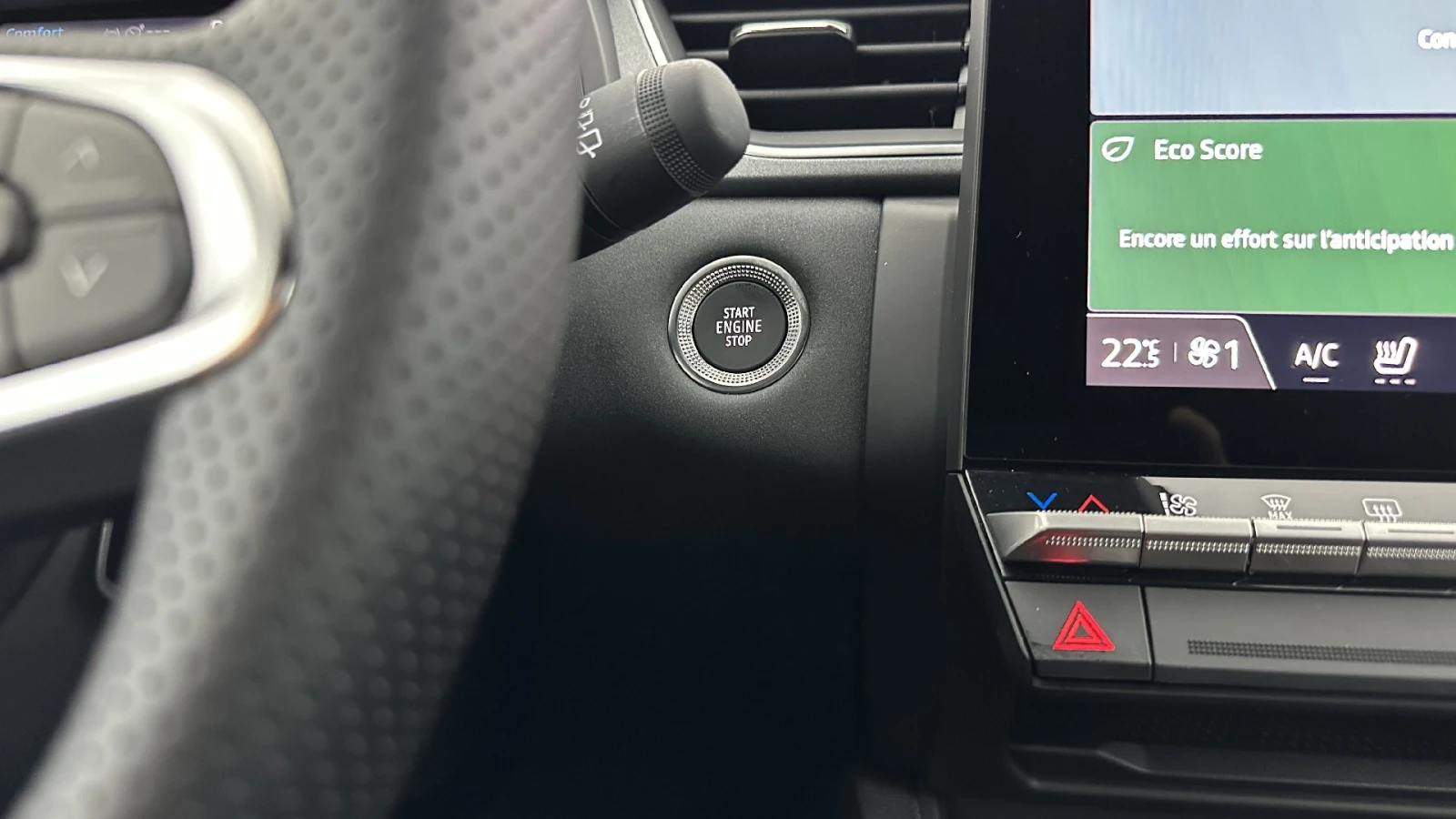 Renault Captur 1.6 Techno - Hybrid , снимка 13 - Автомобили и джипове - 54357491