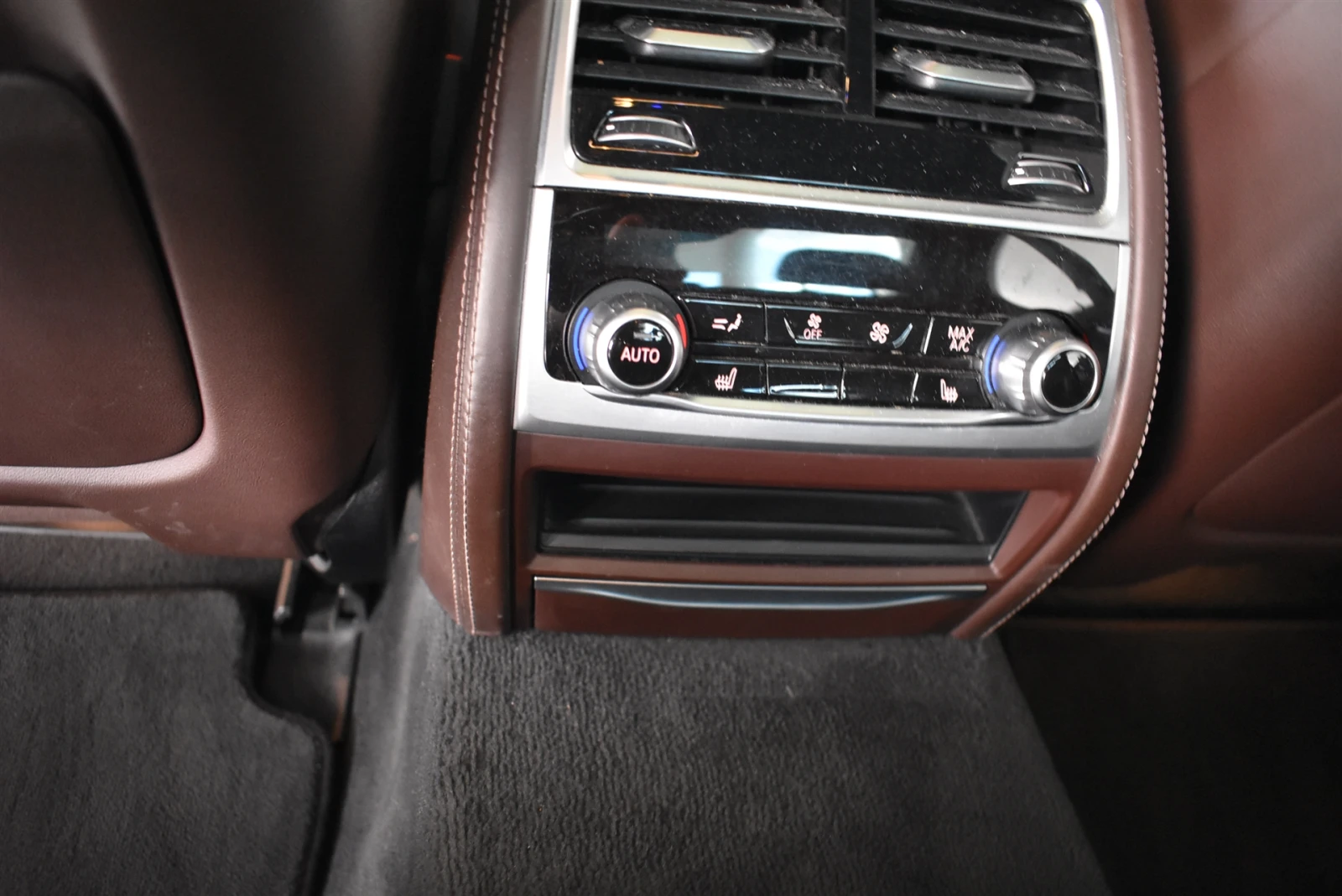 BMW 730 xDrive Sedan, снимка 10 - Автомобили и джипове - 54939268