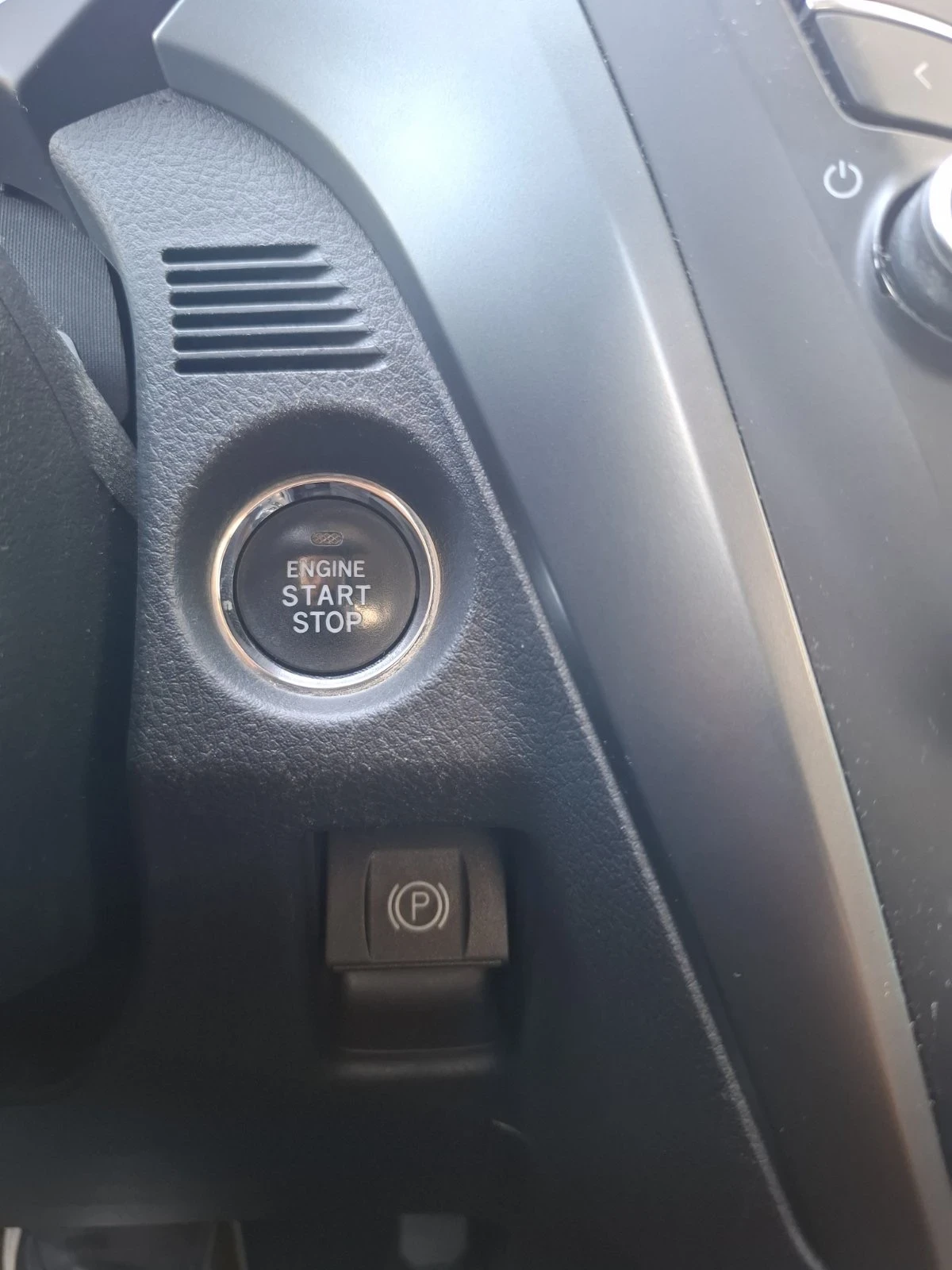 Toyota Avensis 1.8 VVT-i, снимка 7 - Автомобили и джипове - 54956385