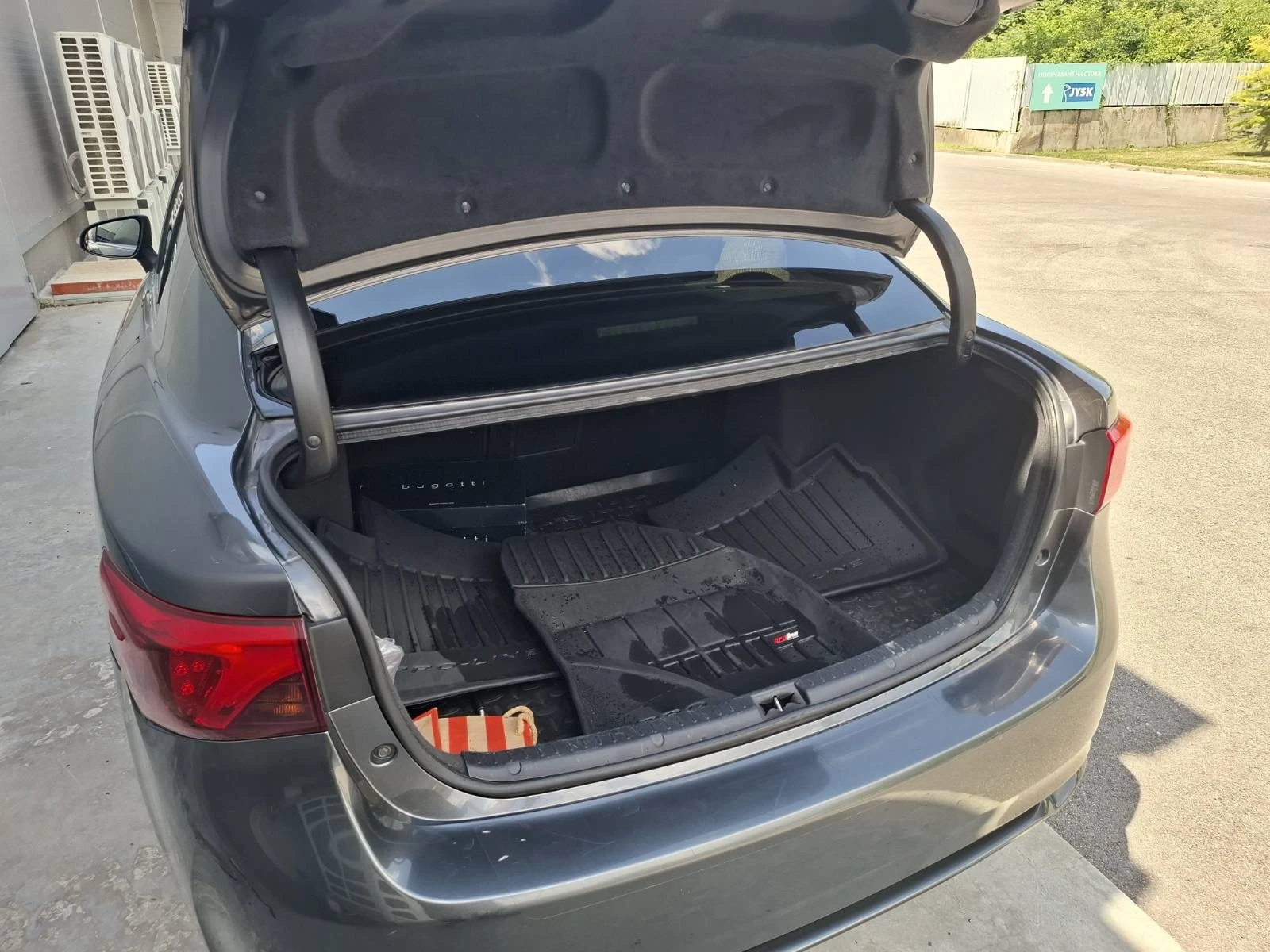 Toyota Avensis 1.8 VVT-i, снимка 9 - Автомобили и джипове - 54956385