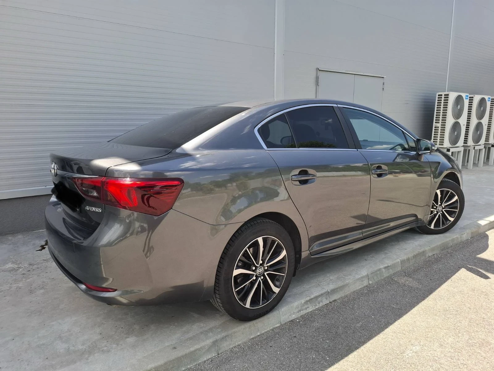 Toyota Avensis 1.8 VVT-i, снимка 2 - Автомобили и джипове - 54956385