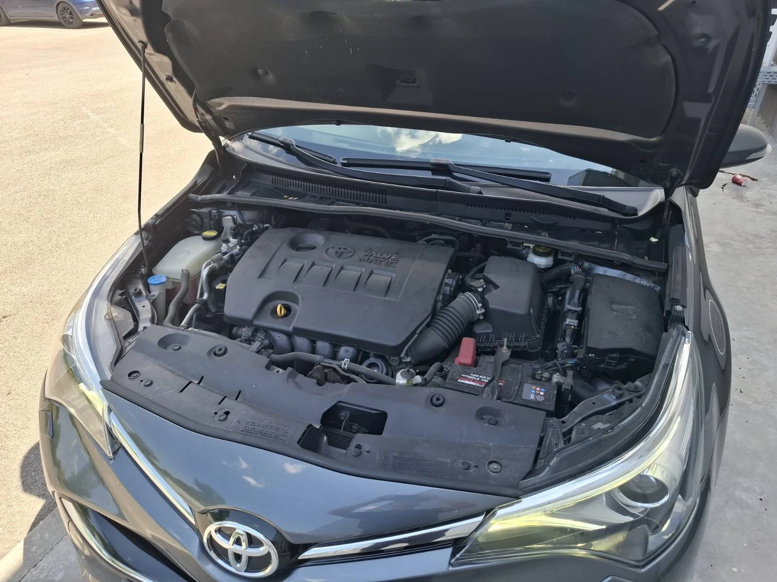 Toyota Avensis 1.8 VVT-i, снимка 6 - Автомобили и джипове - 54956385