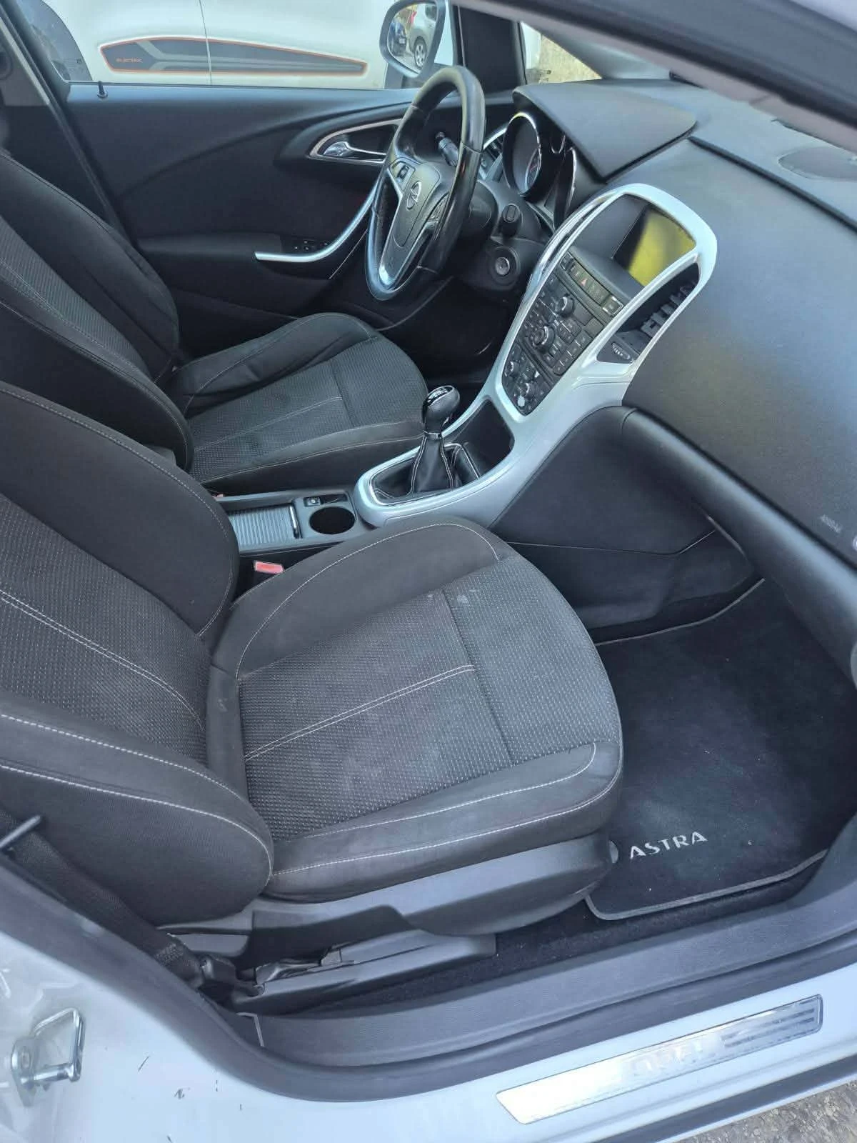 Opel Astra J, снимка 5 - Автомобили и джипове - 55316252