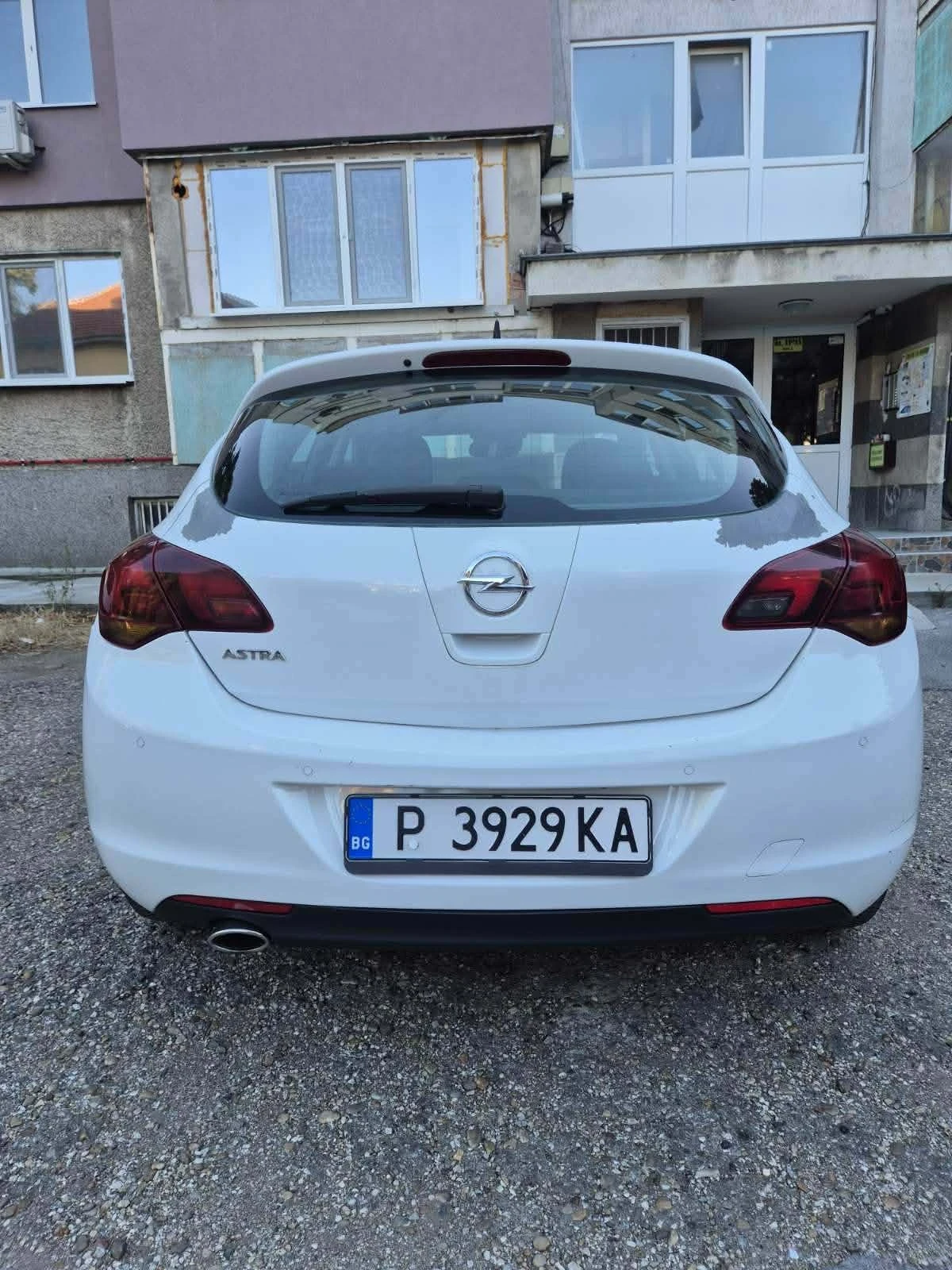 Opel Astra J, снимка 4 - Автомобили и джипове - 55316252