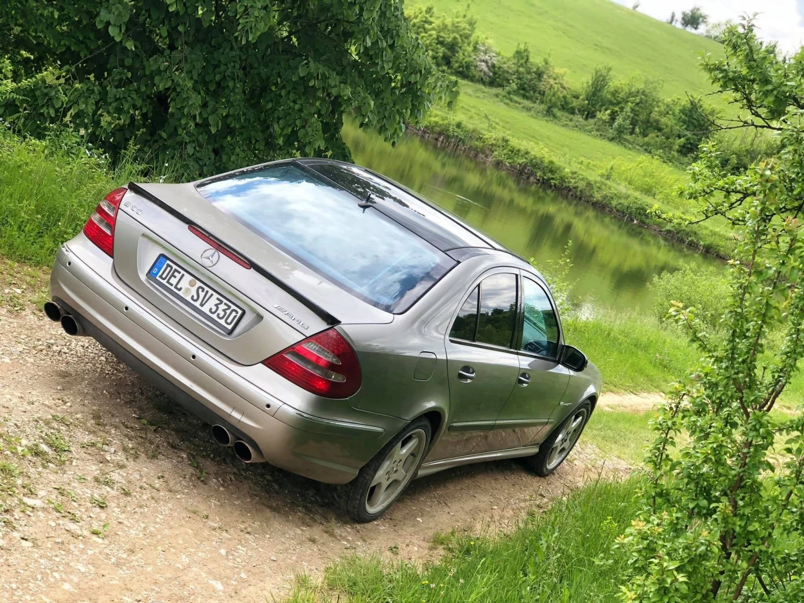 Mercedes-Benz E 55 AMG, снимка 5 - Автомобили и джипове - 55405599