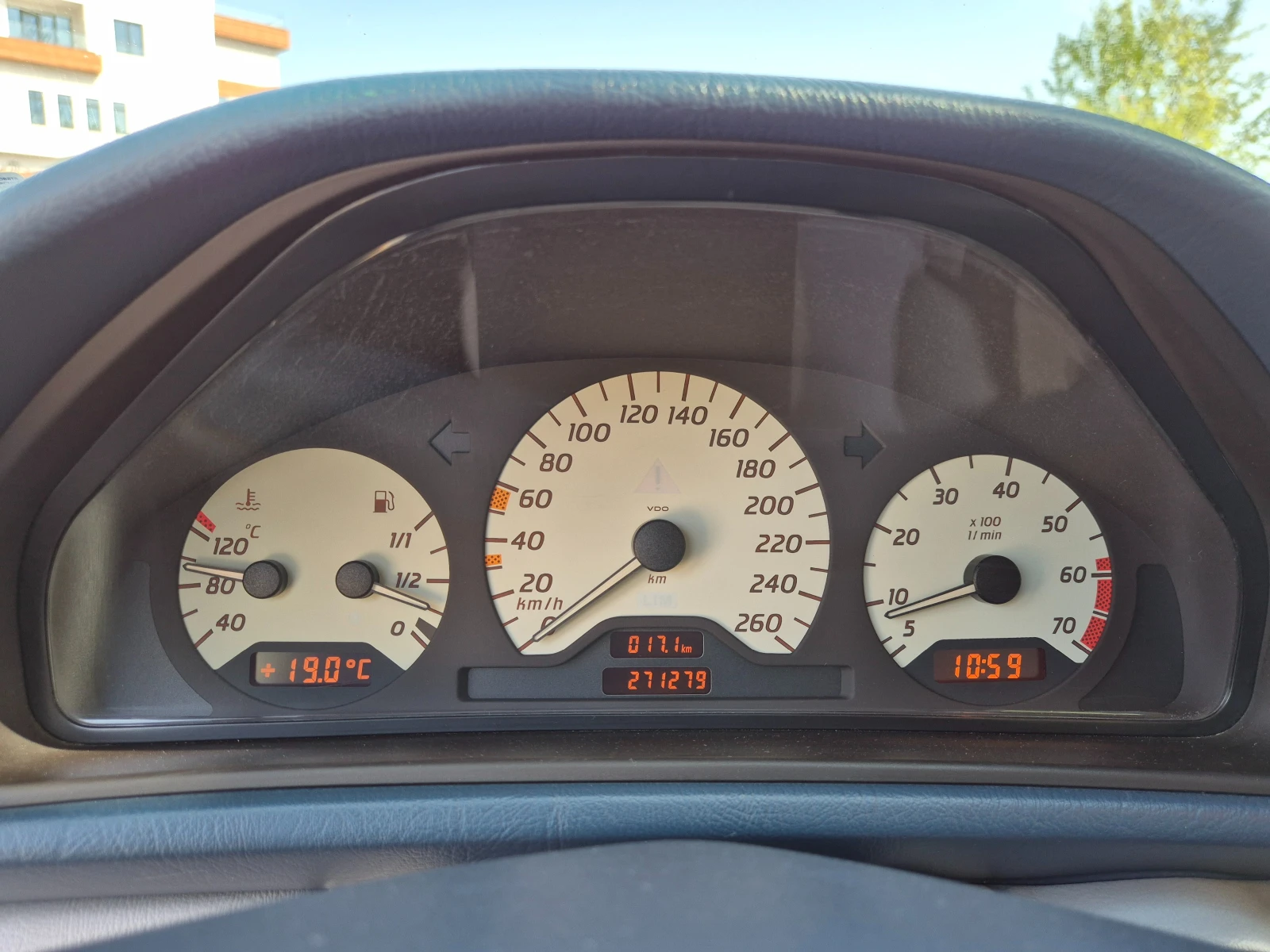 Mercedes-Benz CLK 200 Kompressor Sport, снимка 8 - Автомобили и джипове - 56310518