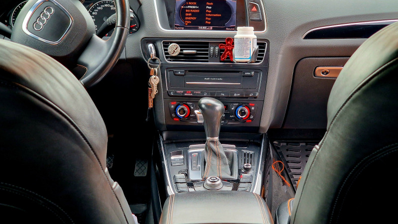 Audi Q5 3.0 tdi-240к.с.-4х4 ЕКСКЛУЗИВ, снимка 10 - Автомобили и джипове - 44528326