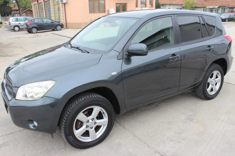 Toyota Rav4 2.2 D4D 136к.с. Швейцария, Кожа, Навигация, Уникат, снимка 9 - Автомобили и джипове - 45851344