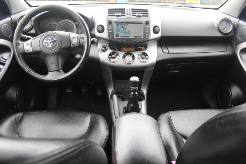 Toyota Rav4 2.2 D4D 136к.с. Швейцария, Кожа, Навигация, Уникат, снимка 15 - Автомобили и джипове - 45851344