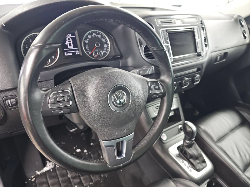 VW Tiguan Sport * 2.0 TSi, снимка 10 - Автомобили и джипове - 48691267