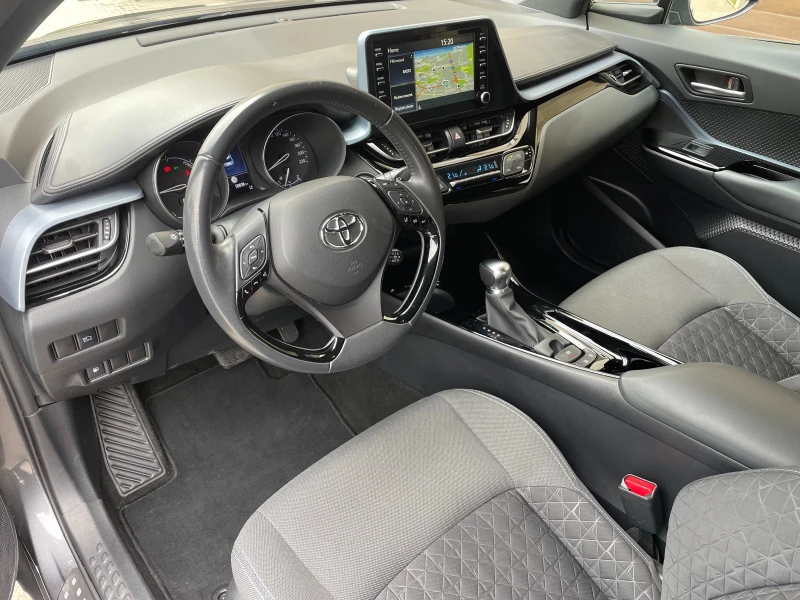 Toyota C-HR 2.0 Hybrid e-CVT Club Bi-tone Facelift- в ГАРАНЦИЯ, снимка 7 - Автомобили и джипове - 49471861