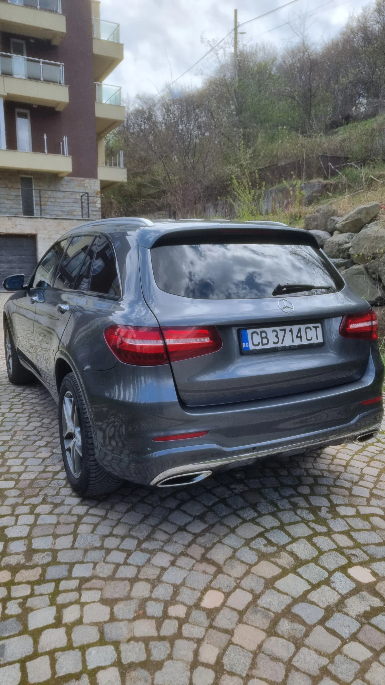 Mercedes-Benz GLC 300 4MATIC 2.0 250 HP AMG - изображение 3