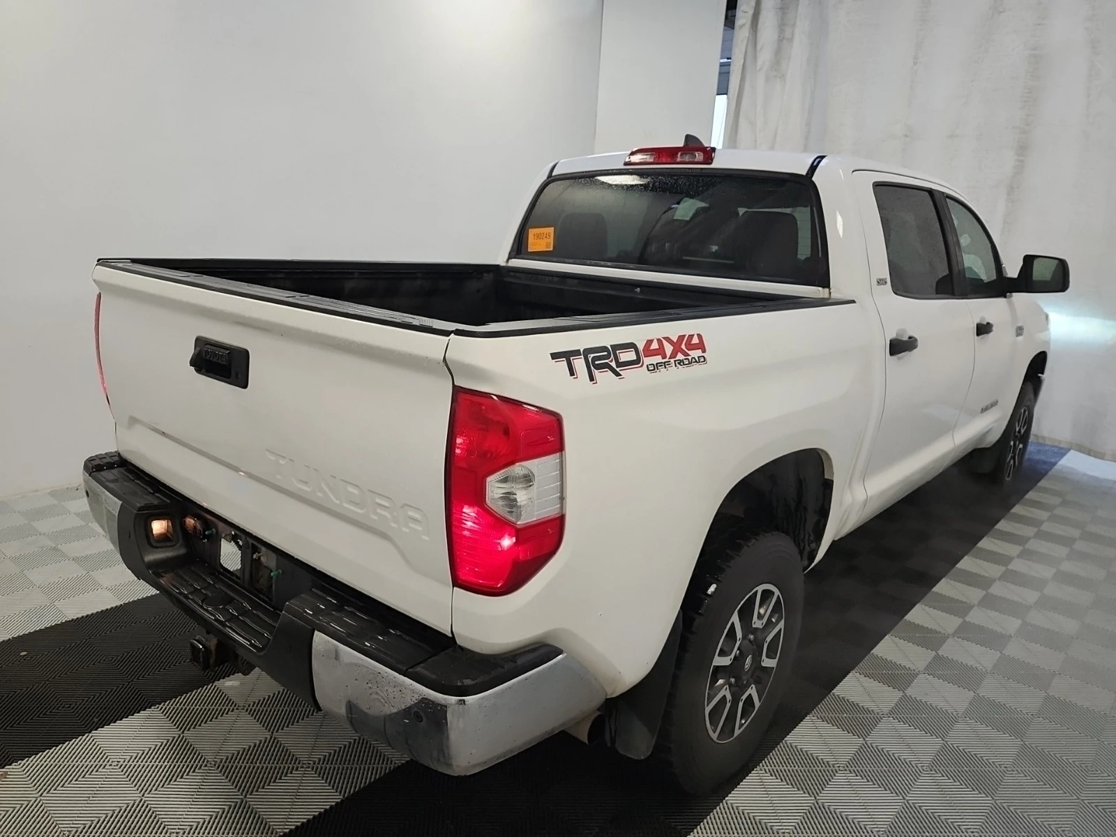 Toyota Tundra SR5 CREW CAB SHORT * * CARFAX * * АВТО КРЕДИТ * *  - изображение 3