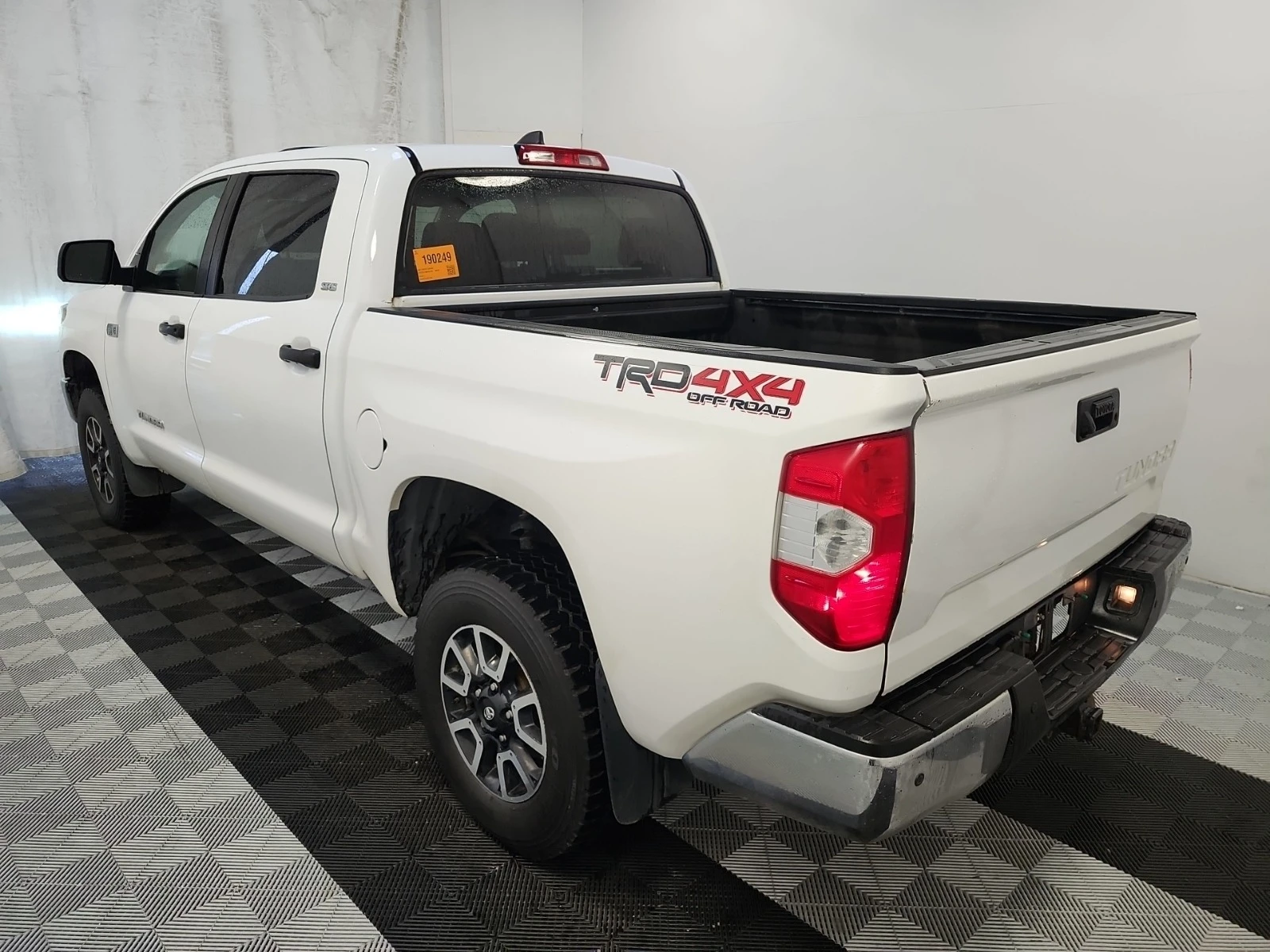 Toyota Tundra SR5 CREW CAB SHORT * * CARFAX * * АВТО КРЕДИТ * *  - изображение 4