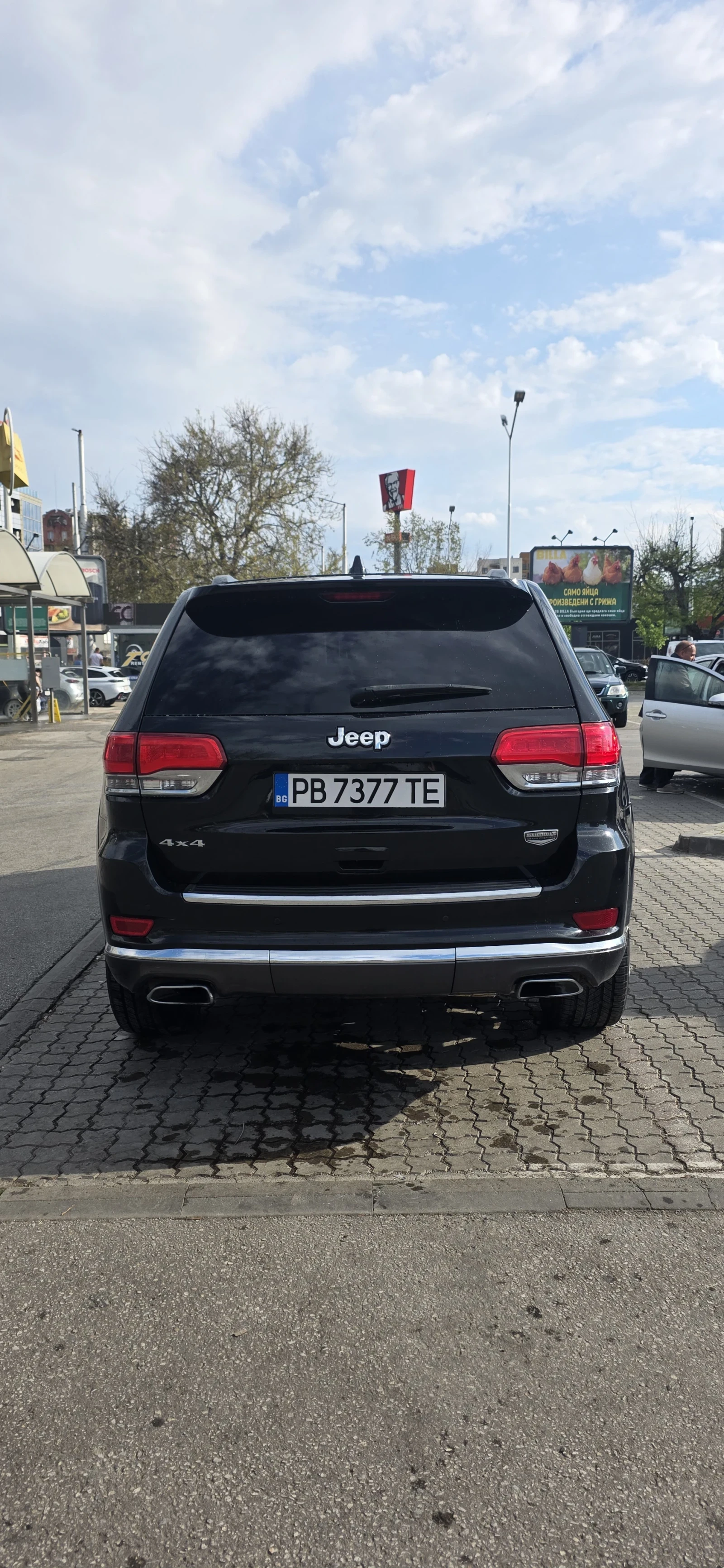 Jeep Grand cherokee 5.7 SUMMIT, снимка 3 - Автомобили и джипове - 54259985