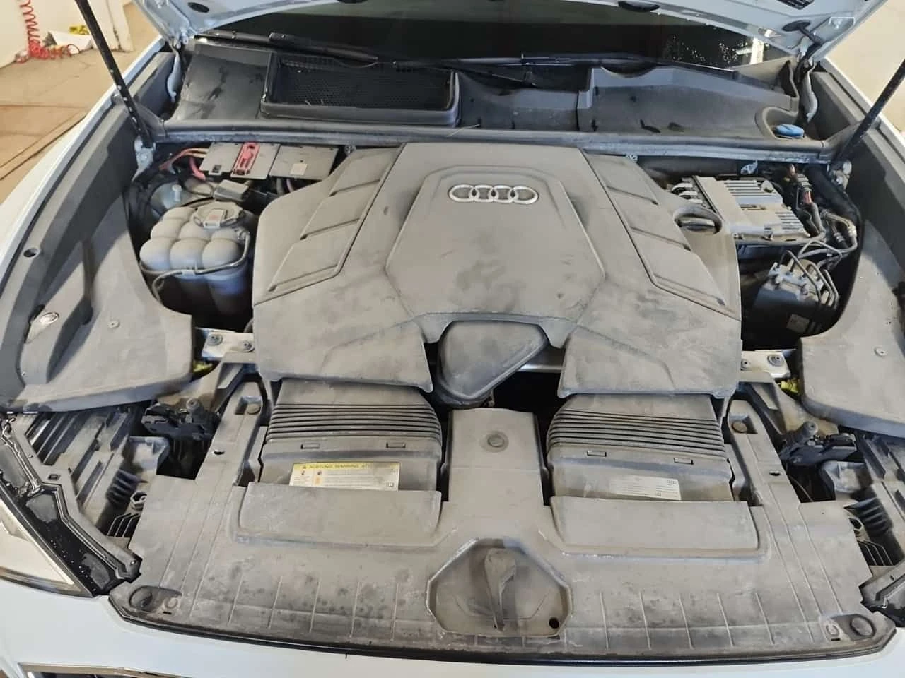 Audi Q8 * PROGRESSIV * CARFAX * ЦЕНА ДО БГ, снимка 17 - Автомобили и джипове - 54265439