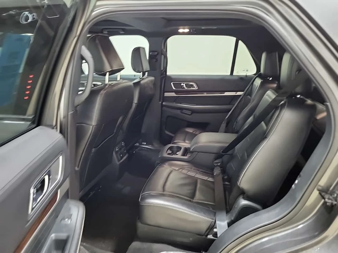 Ford Explorer * PLATINUM * АВТОКРЕДИТ БЕЗ ПЪРВОНАЧАЛНА ВНОСКА * , снимка 13 - Автомобили и джипове - 54605455