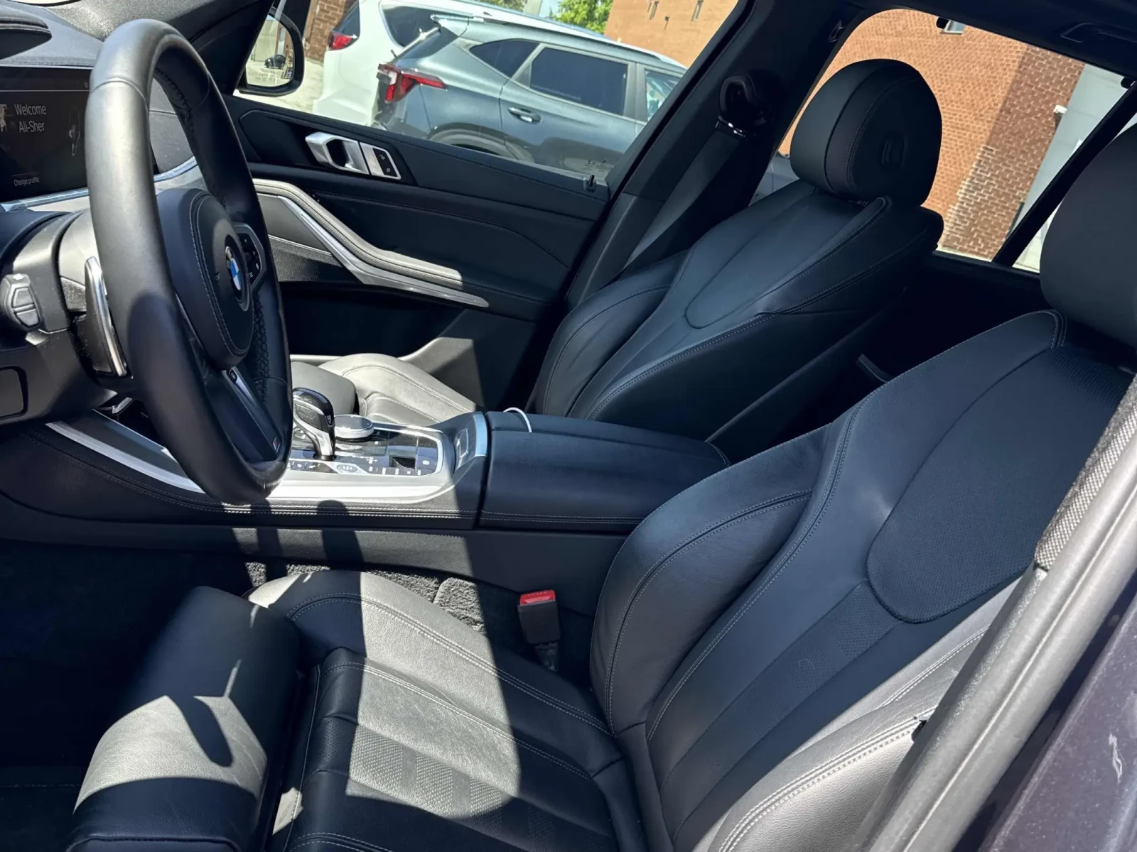 BMW X5 xDrive40i * Keyless * CARFAX * АВТО КРЕДИТ * , снимка 9 - Автомобили и джипове - 54796179