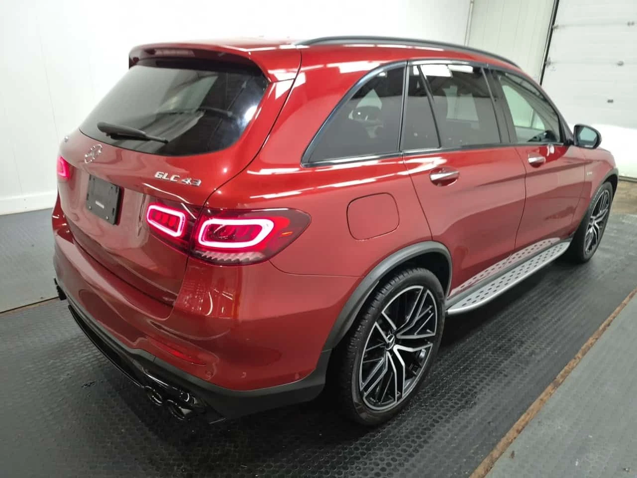 Mercedes-Benz GLC 43 AMG  HUD / 360 / DISTRONIC / PANO / MEMORY, снимка 3 - Автомобили и джипове - 55474979