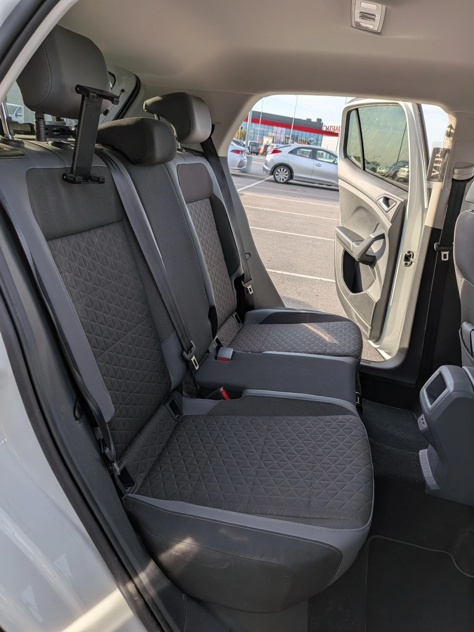 VW T-Cross Style, снимка 13 - Автомобили и джипове - 56644493