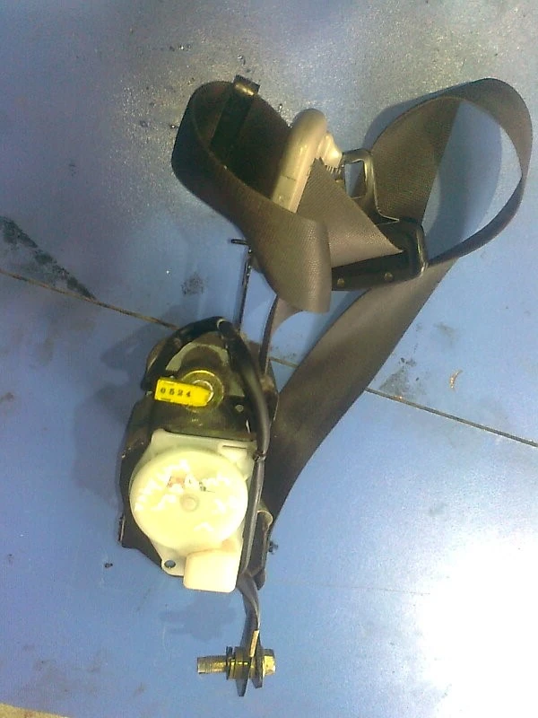 колан предпазен преден ляв за Субару Аутбек 2.5 02г.