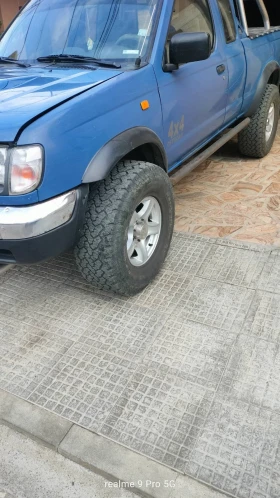        305/70R16  Nissan Navara