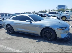 Ford Mustang 5.0l Gt Premium Fastback, снимка 13