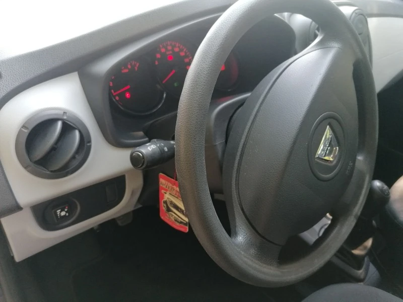 Dacia Logan 1.2 LPG, снимка 10 - Автомобили и джипове - 46567130