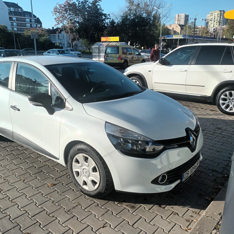 Renault Clio, снимка 2 - Автомобили и джипове - 47646601