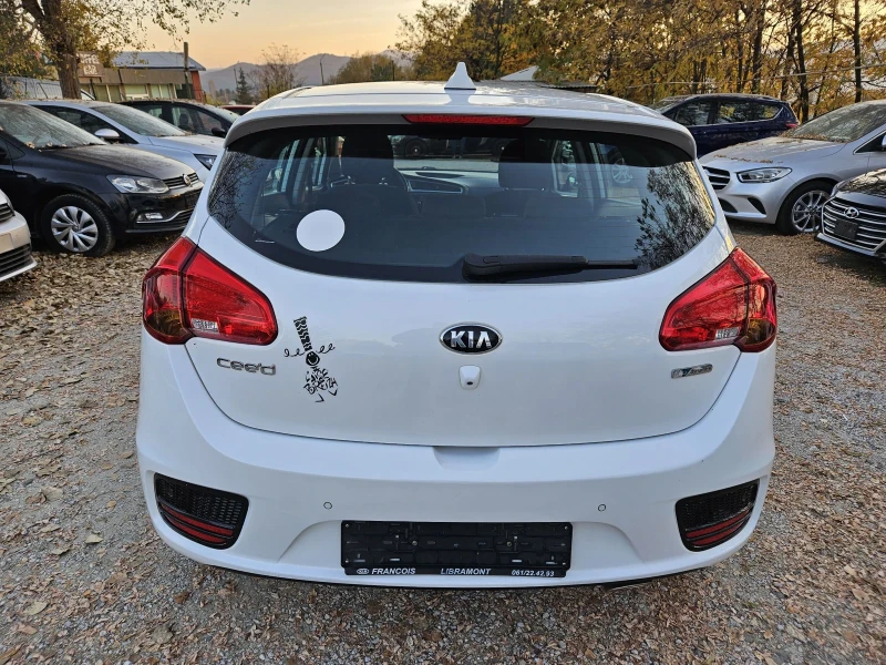 Kia Ceed 1.6crdi Navi euro6, снимка 5 - Автомобили и джипове - 47966766