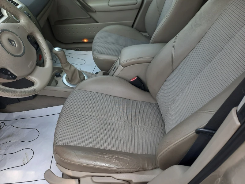 Renault Megane 1.6i, снимка 6 - Автомобили и джипове - 50630553