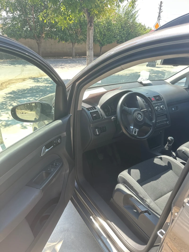 VW Touran, снимка 7 - Автомобили и джипове - 52631214