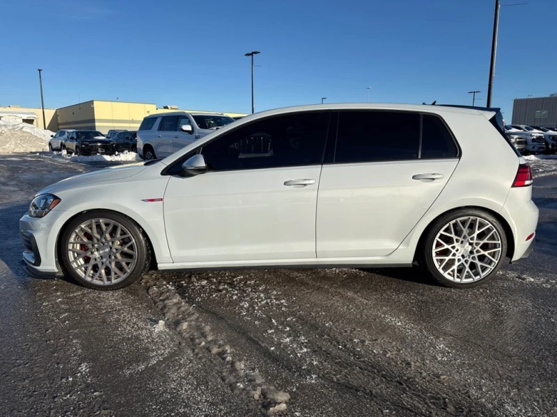 VW Golf * GTI * CARFAX * БЕЗ ПЪРВОНАЧАЛНА ВНОСКА, снимка 2 - Автомобили и джипове - 52943760