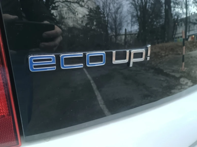 VW Up, снимка 9 - Автомобили и джипове - 53528334