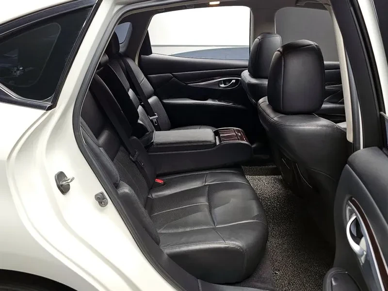 Infiniti M, снимка 11 - Автомобили и джипове - 54425196