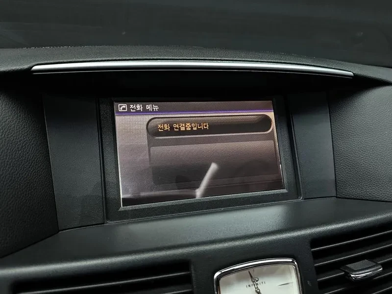 Infiniti M, снимка 16 - Автомобили и джипове - 54425196