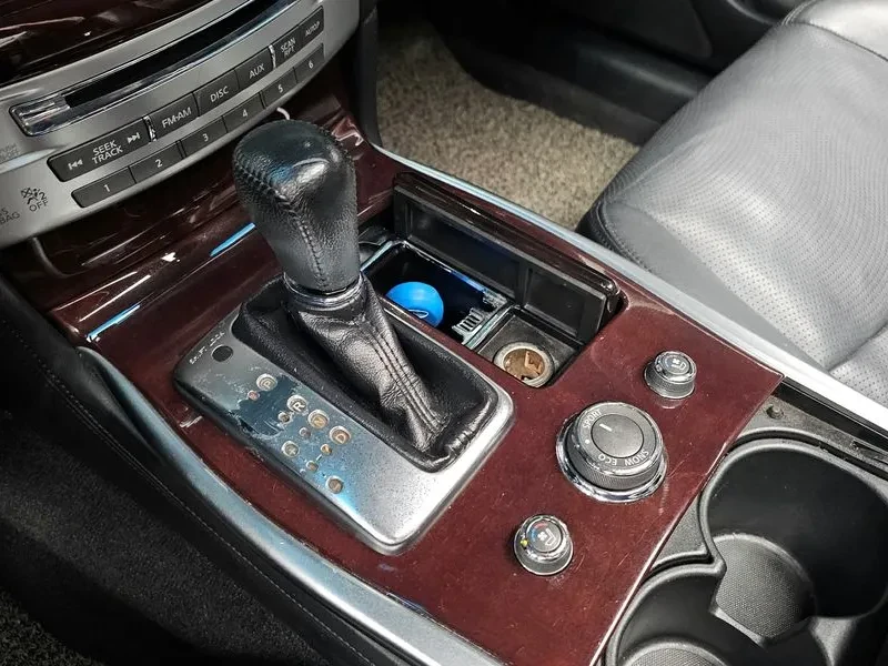 Infiniti M, снимка 9 - Автомобили и джипове - 54425196