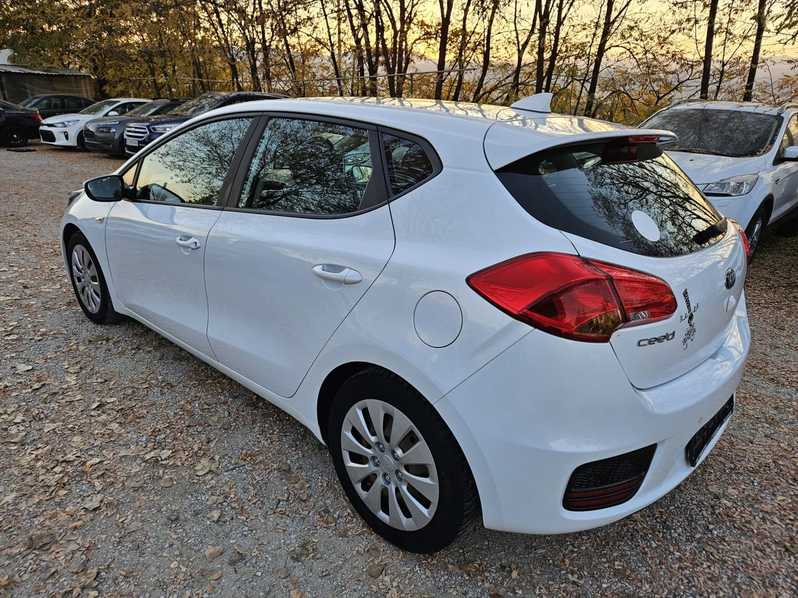 Kia Ceed 1.6crdi Navi euro6 - изображение 6