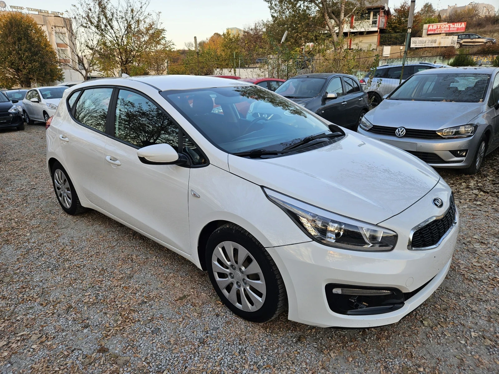 Kia Ceed 1.6crdi Navi euro6 - изображение 2