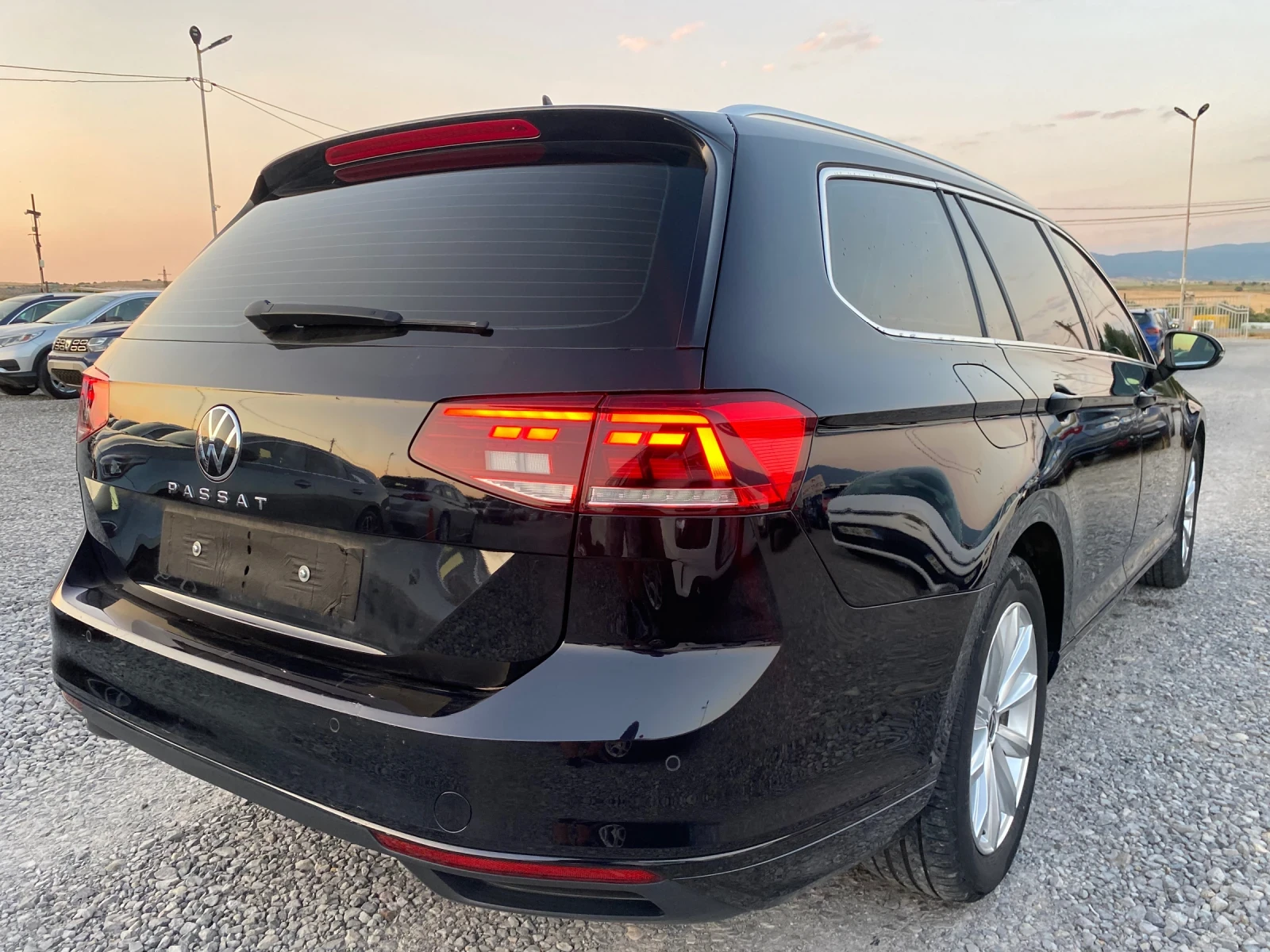 VW Passat 2021/06M 2.0D* AUTO* 122HP FULL LED* NAVI - изображение 3