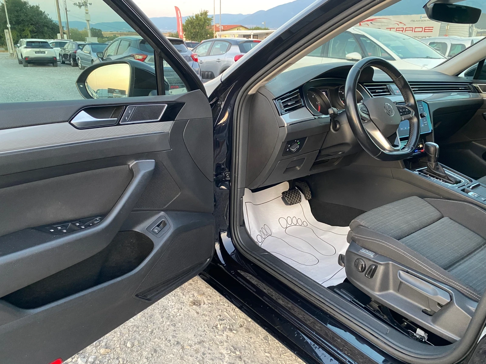 VW Passat 2021/06M 2.0D* AUTO* 122HP FULL LED* NAVI - изображение 6