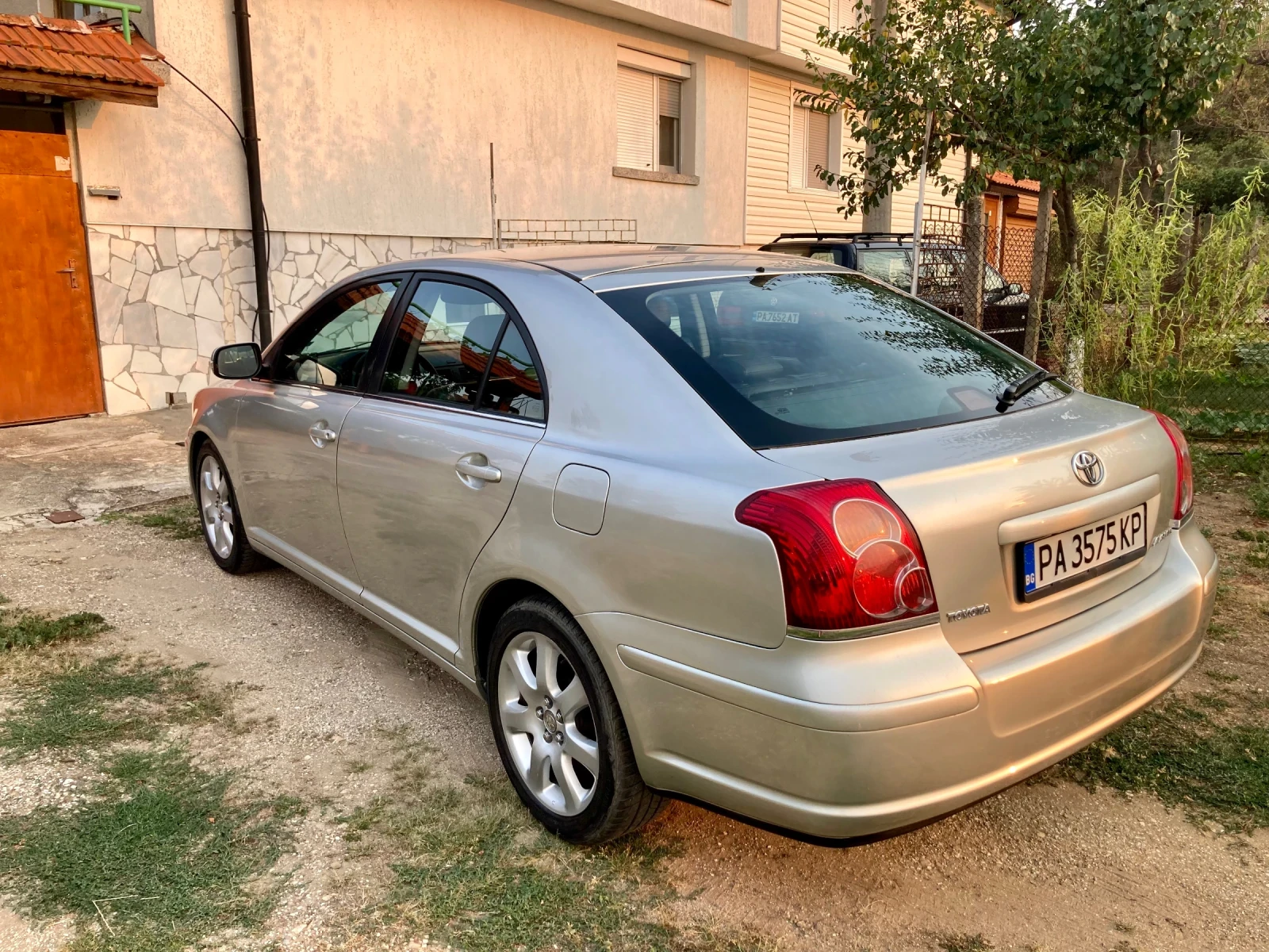 Toyota Avensis  - изображение 6