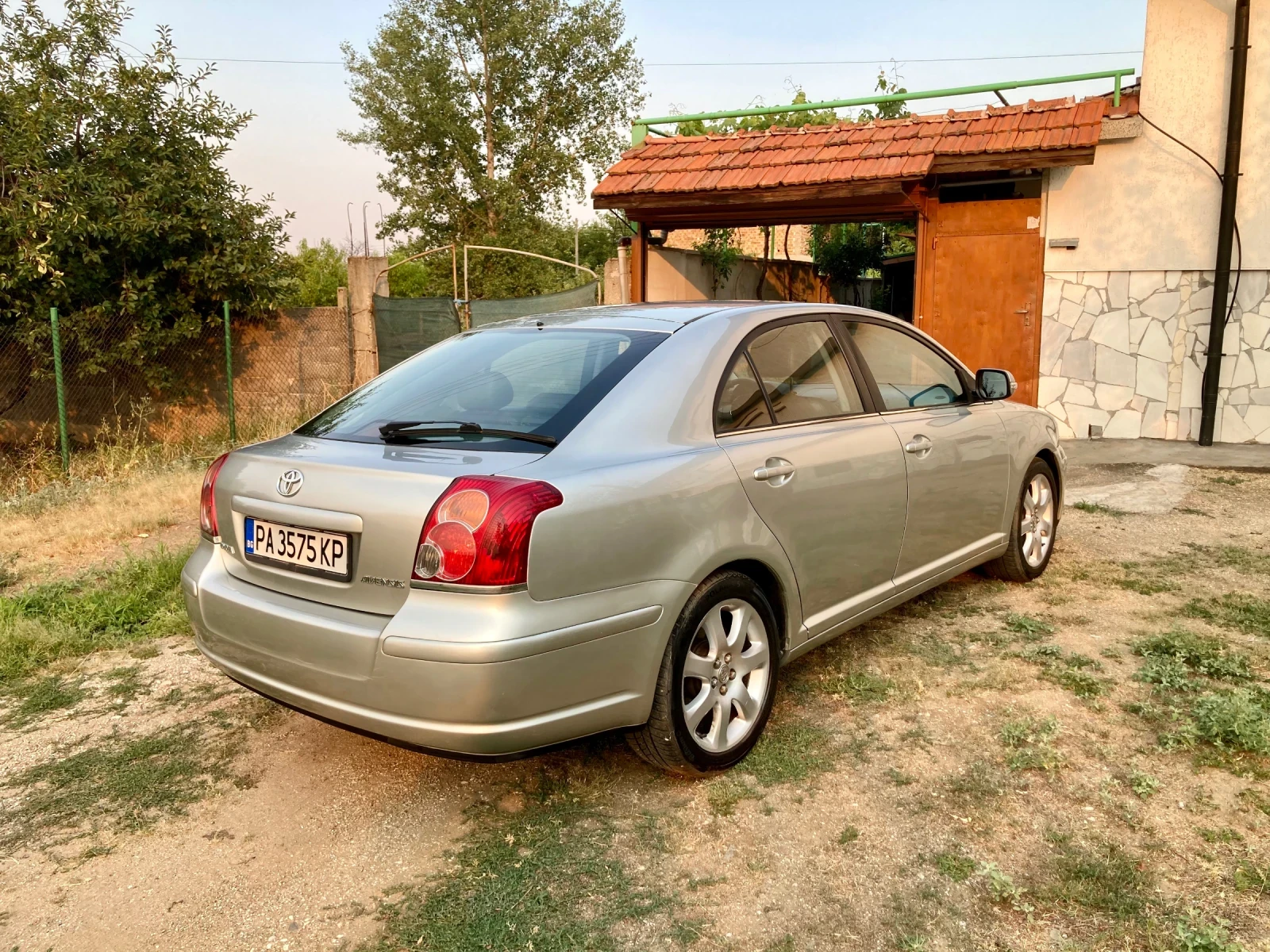 Toyota Avensis  - изображение 4